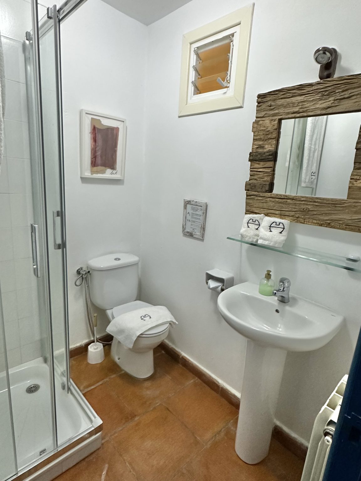 Baño ext en Hall 1a planta para Angelitos y Goleta